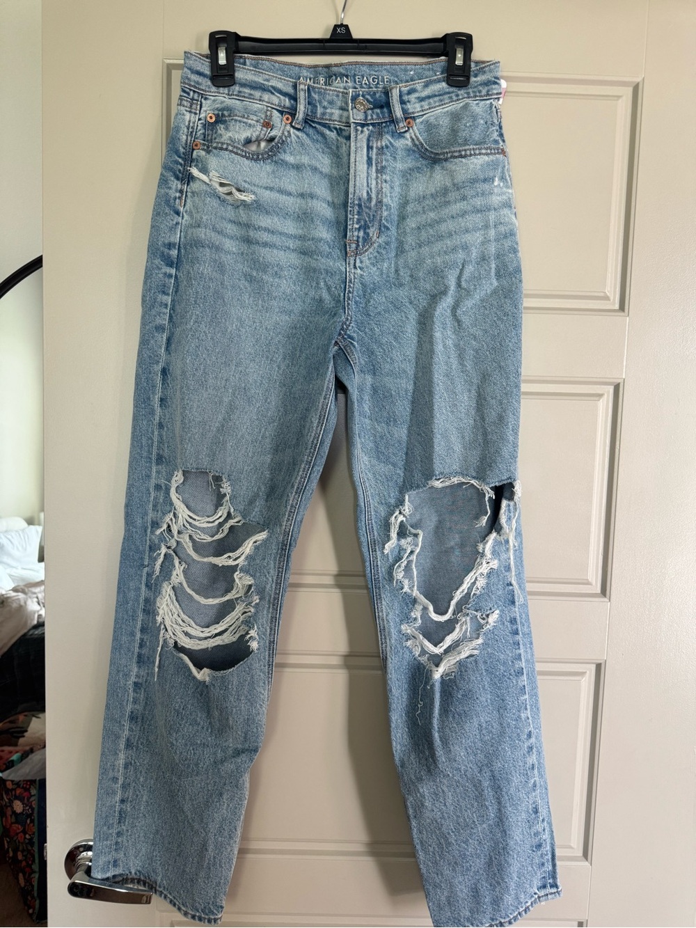 American Eagle Light Blue Distressed Women's Jeans